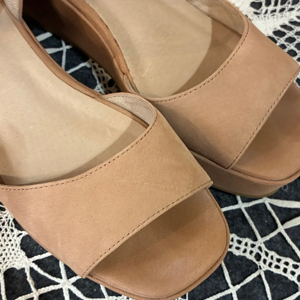 Eileen Fisher Mime Nubuck Leather Tan Platform Wedge Sandals, 9 - Picture 6 of 7